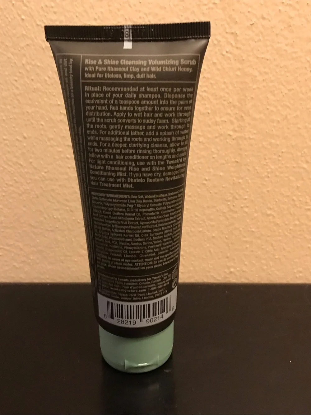 Tweak’d by Nature Rise & Shine Cleansing Volumizing Scrub - Black with Mint Cap